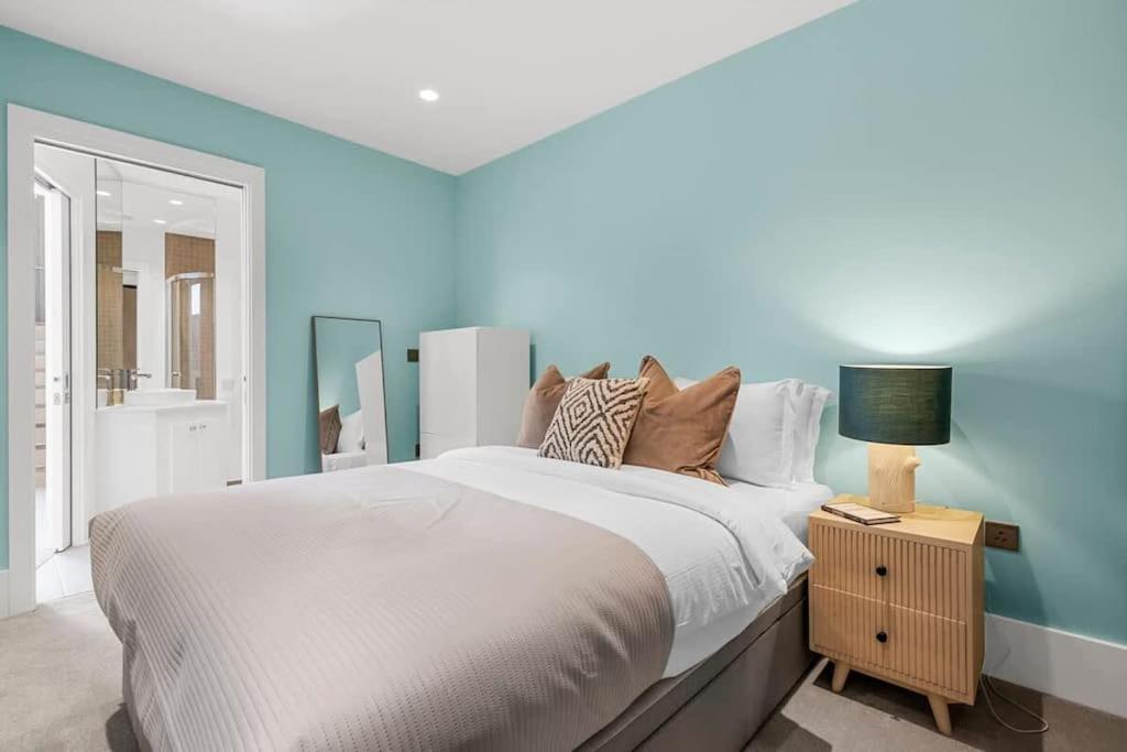 Stylishly Designed 4 Bedroom Appartamento