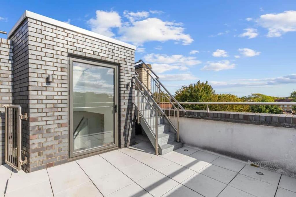 Stylishly Designed 4 Bedroom Appartamento