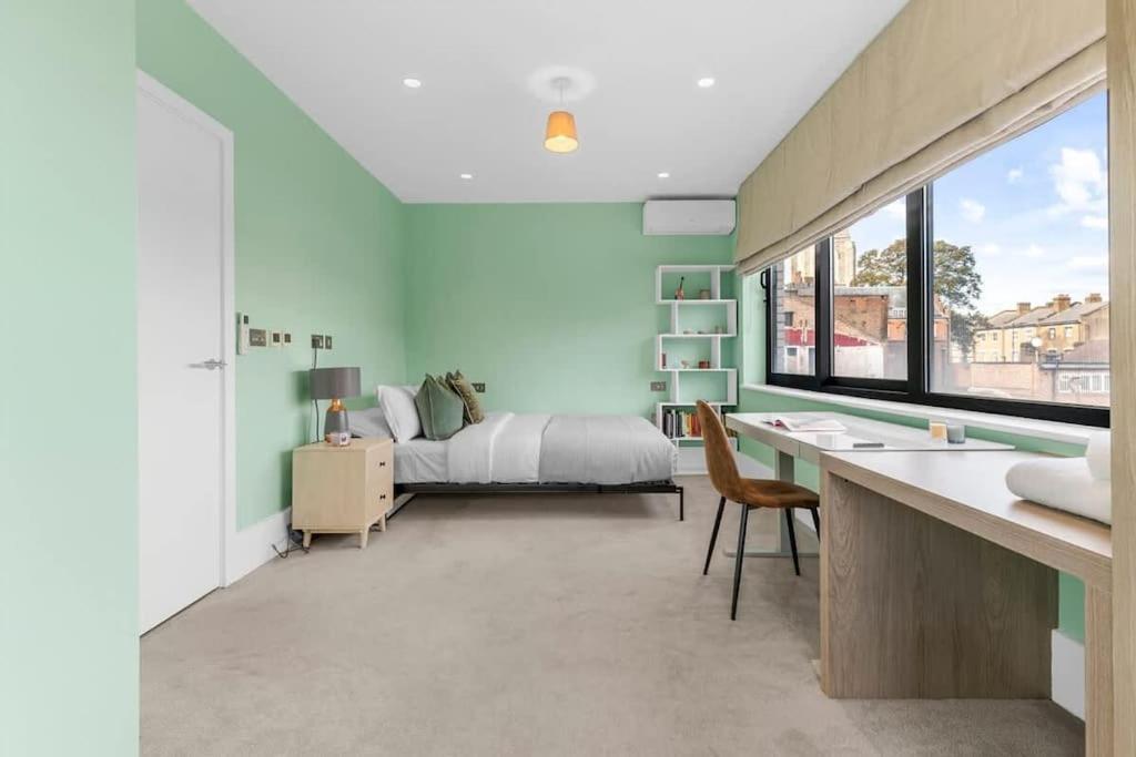 Stylishly Designed 4 Bedroom * Londra